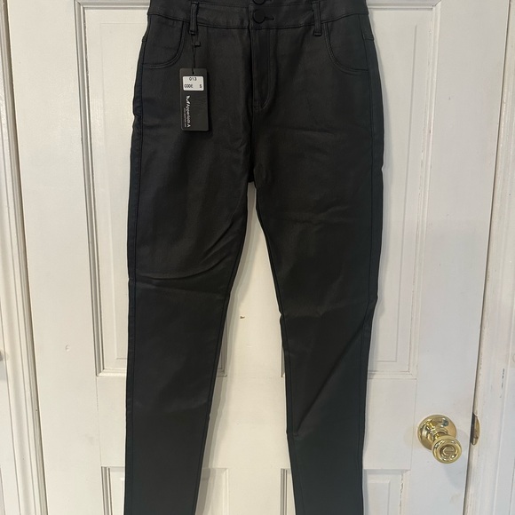 Ladies faux leather, skinny slim fit .. black pants… High waisted size small ￼ - Picture 1 of 11